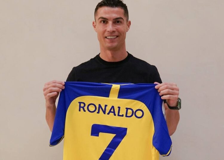 Cristiano firmó contrato por dos años en el Al Nassr. Foto: Twitter.