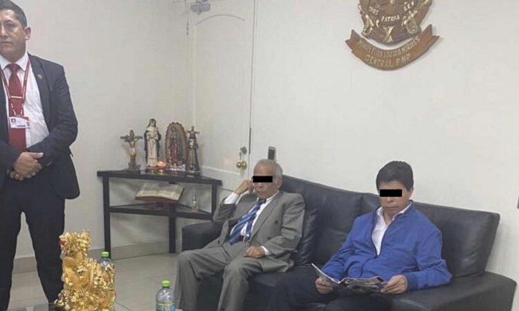 Detienen a Pedro Castillo tras ser destituido como presidente