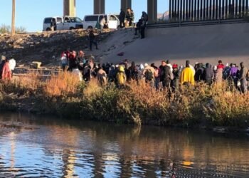 Llegan migrantes a Ciudad Juárez buscando asilo político en Estados Unidos