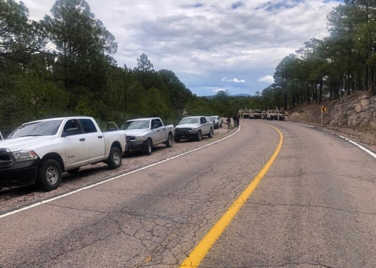 Reportan pobladores enfrentamiento en carretera de Guachochi
