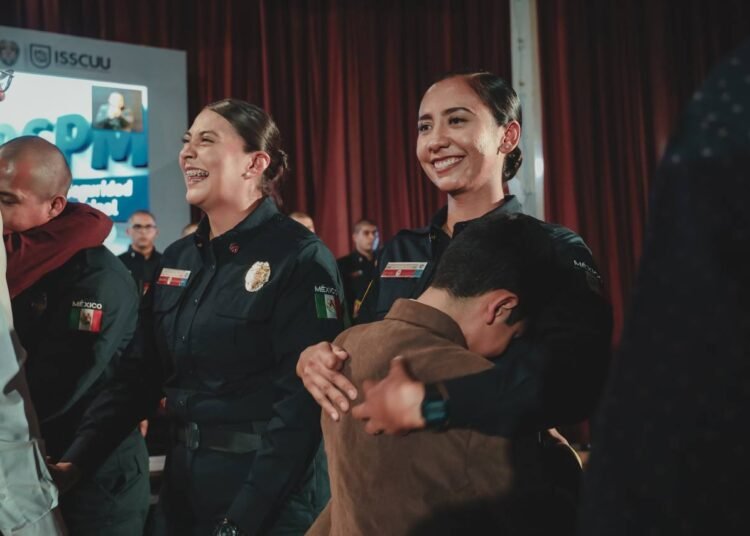 Se gradúan 41 elementos de bomberos