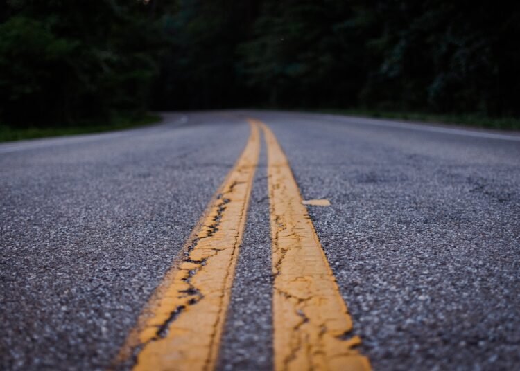 María Fernanda fue abandonada en la carretera El Esterito.