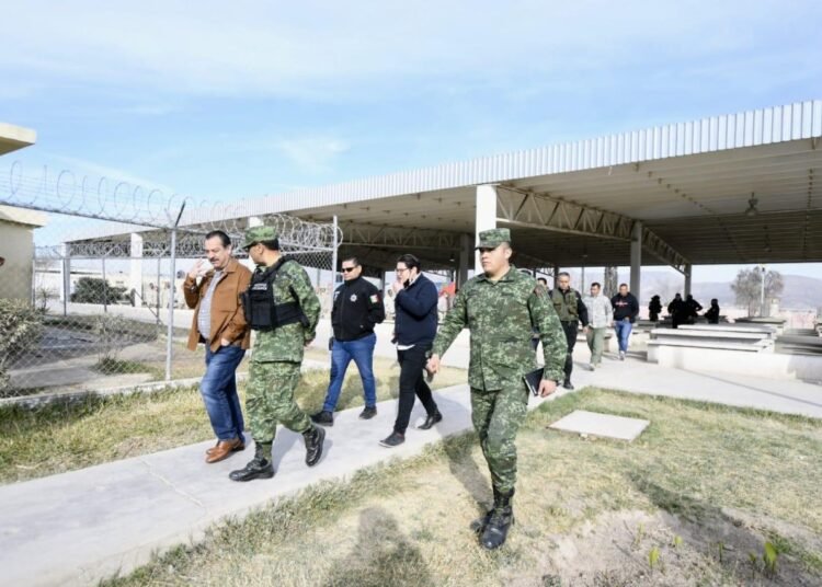 Operativo de revisión en el Cereso de Saltillo. Foto: Especial.