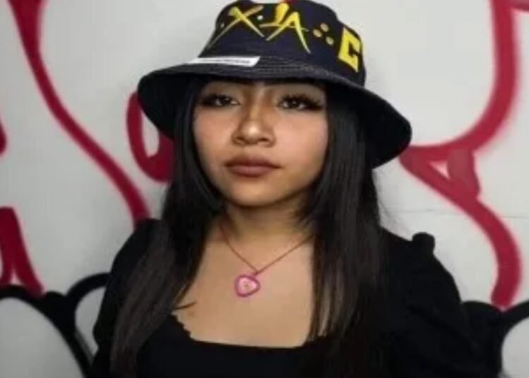 María
