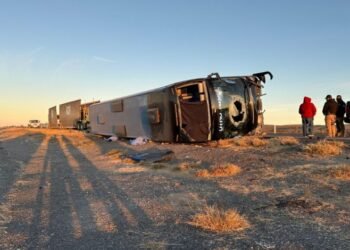 Volcadura autopista Torreón - Monterrey dejó 4 muertos. Foto: Twitter.