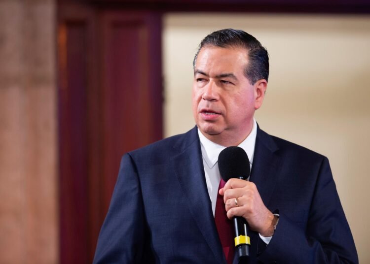 Ricardo Mejía Berdeja es ahora precandidato del PT a la gubernatura de Coahuila. Foto: Twitter.