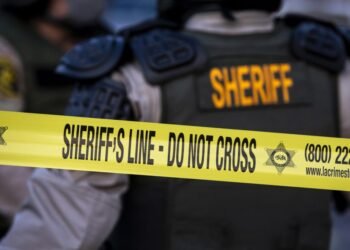 Seis muertos dejó tiroteo en el municipio de Goshen, California. Foto: Twitter.