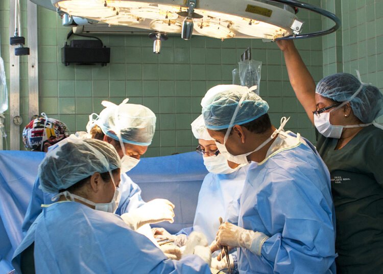 Logran médicos del IMSS procuración multiorgánica de un joven de 22 años que tuvo muerte cerebral. Foto: Archivo.