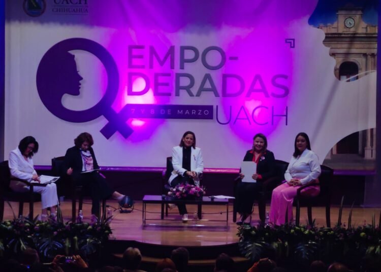 Panel: Universitarias Destacadas