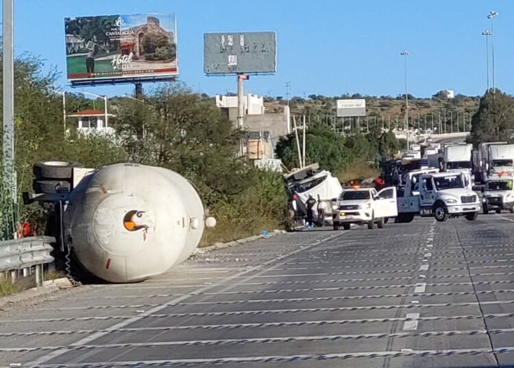 (VÍDEO) Incidente en la Autopista México-Querétaro Genera Caos y Cierre de Circulación por más de 15 Horas