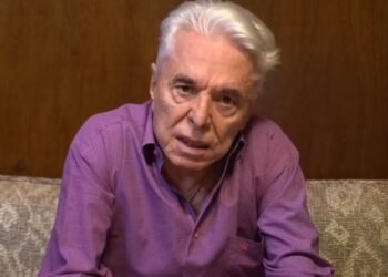 Enrique Guzmán ofrece explicaciones en enredada rueda de prensa (Video)