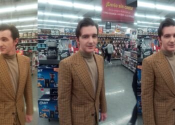 Drake Bell sorprende en el Walmart de Naucalpan durante el Buen Fin