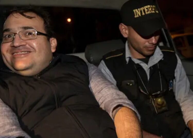 Amplían prisión preventiva a Javier Duarte por acusación de desaparición forzada