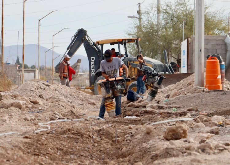 Inversión de más de 2 millones de pesos para la Ampliación de la Red de Drenaje Sanitario en la Colonia Revolución de Delicias