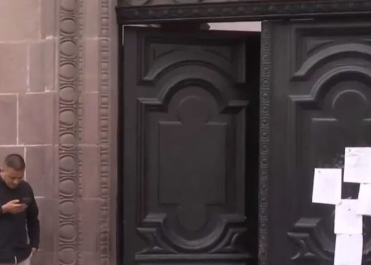 Juez Frena Planes de Samuel García: No Puede Tomar Licencia Hasta Resolver Designación de Gobernador Interino en Nuevo León