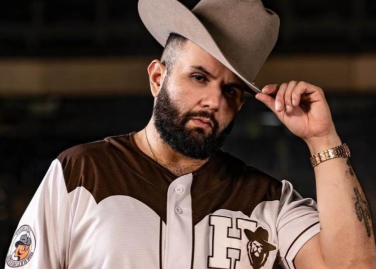 Hoy salen a la venta boletos para Carin León en Chihuahua