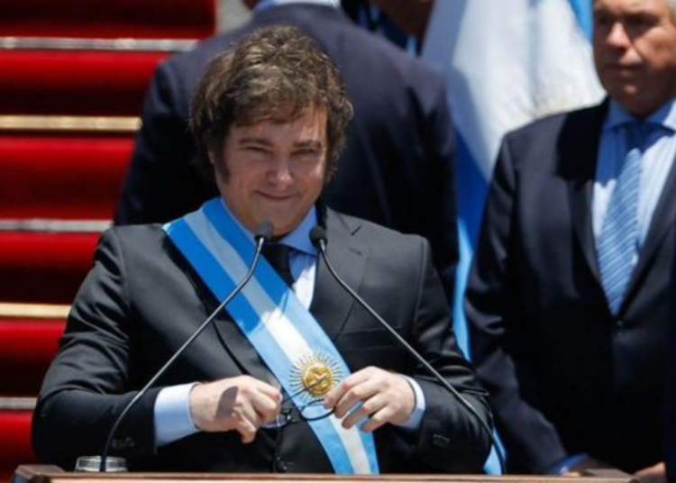 Javier Milei Anuncia Ajustes Dolorosos en su Primer Discurso como Presidente Argentino