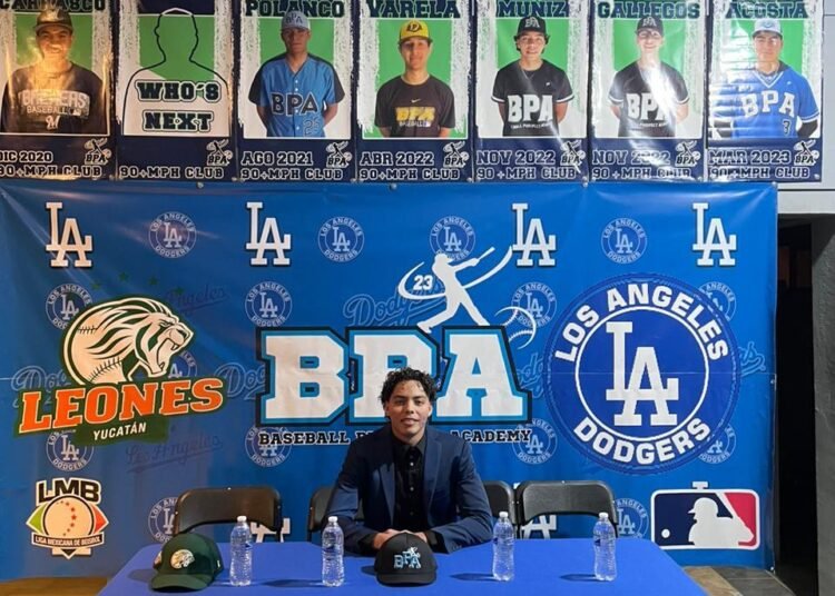 Los Dodgers de Los Ángeles Firman a Joven Talentoso Pitcher Chihuahuense