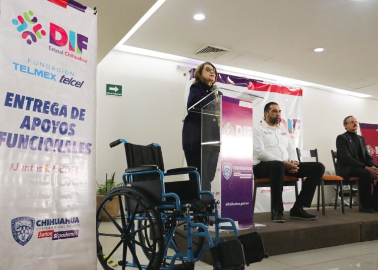 Encabeza DIF Estatal Entrega de Sillas de Ruedas y Prótesis en Apoyo a Personas con Discapacidad