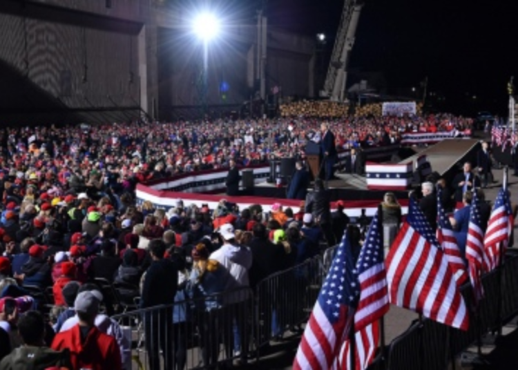 Donald Trump defiende inmunidad presidencial en juicio por asalto al Capitolio