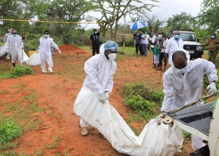 Secta religiosa enfrenta juicio por el asesinato de 191 niños en Kenia