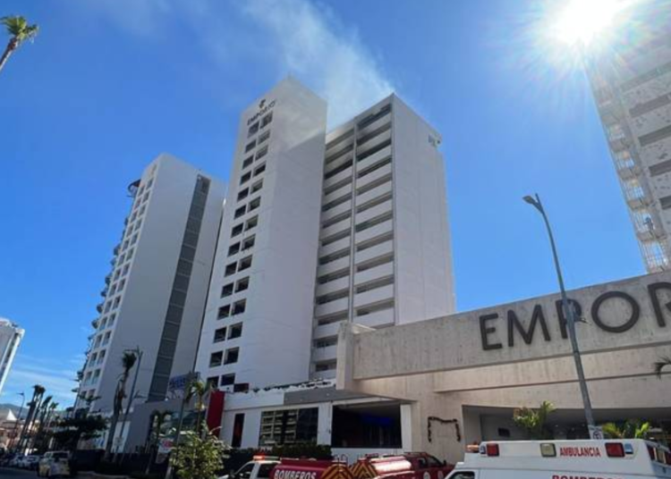 Incendio en el Hotel Emporio de Acapulco desata movilización de autoridades