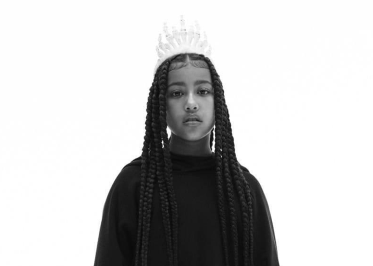 NORTH WEST, LA HIJA DE KIM KARDASHIAN Y KANYE WEST, HACE HISTORIA AL INGRESAR AL BILLBOARD HOT 100 A LOS 10 AÑOS
