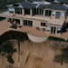 Dueño de mansión de 16 millones de dólares en California se niega a abandonarla a pesar del riesgo de desplome