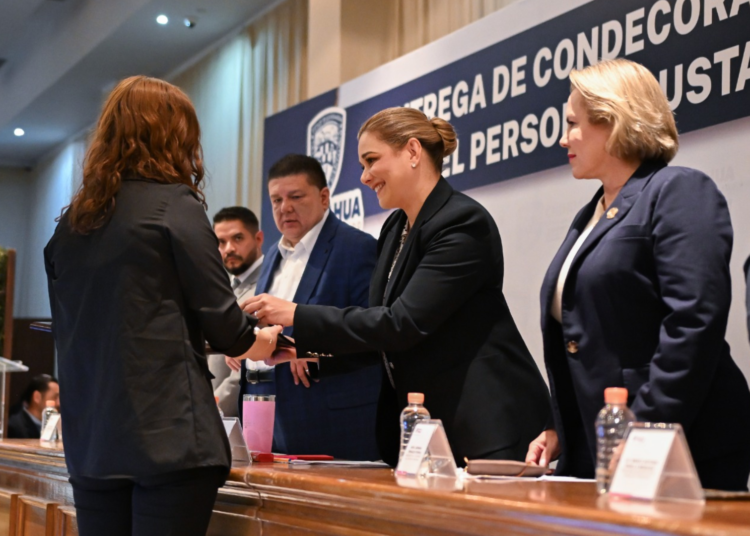 Reconoce Maru Campos trayectoria de elementos de la FGE