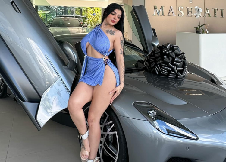 Karely Ruiz Desata Tendencia en Redes Sociales con Inesperado Video Íntimo