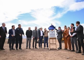 Coloca Maru Campos la primera piedra del edificio de la Fiscalía Zona Noroeste en Nuevo Casas Grandes