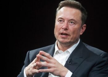 Elon Musk se mofa de Facebook e Instagram con un comentario sarcástico