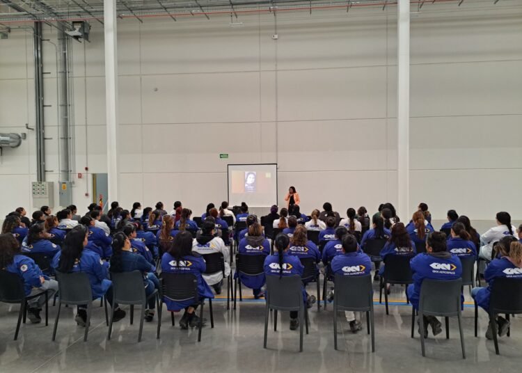 Imparte Ceave conferencias para sensibilizar a mujeres y hombres sobre las consecuencias de la violencia de género