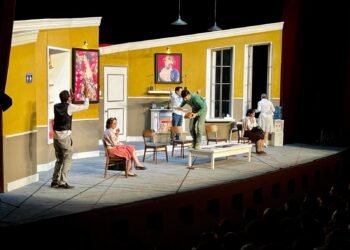 Toc Toc: Una Celebración de Risas y Emociones para los Chihuahuenses en el Día Mundial del Teatro