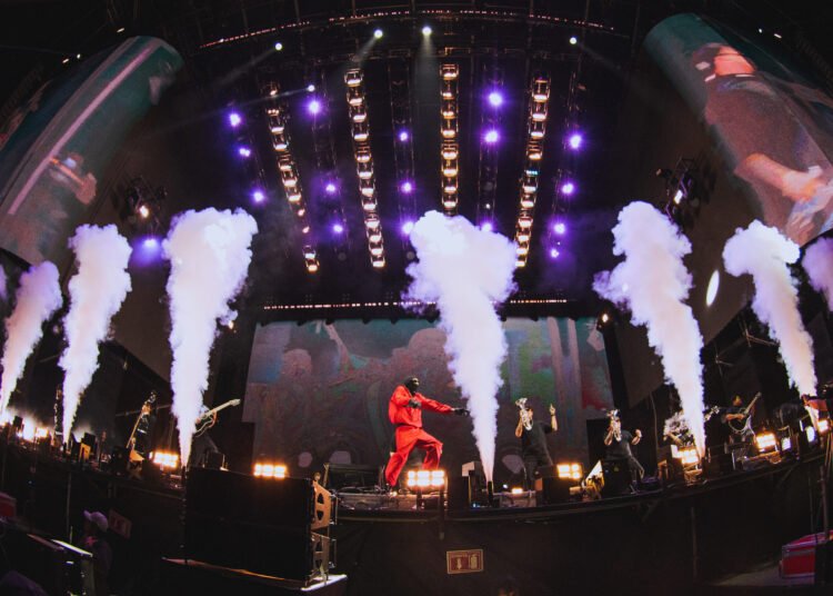 Peso Pluma Arrasa en el Escenario Tecate Light con un Espectáculo Inolvidable