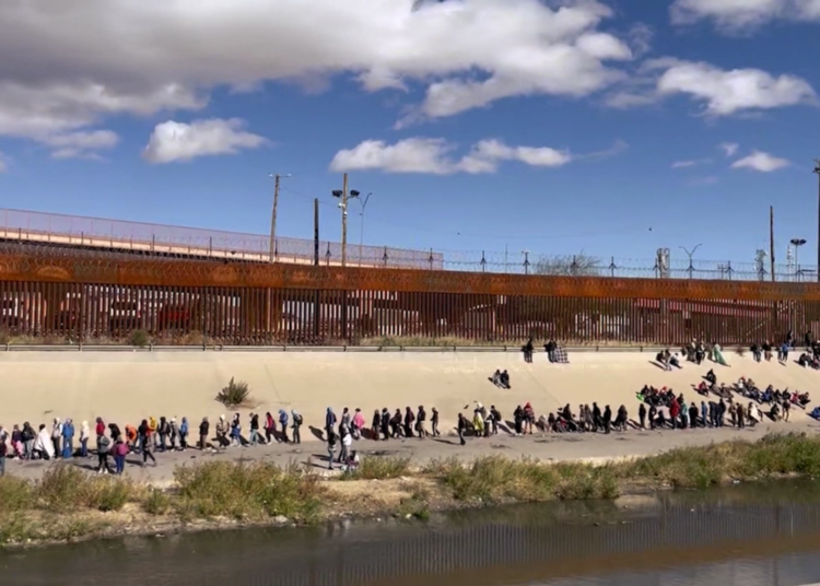 Corte de Apelaciones de EE.UU. Rechaza Petición de Texas para Implementar Ley Migratoria SB-4