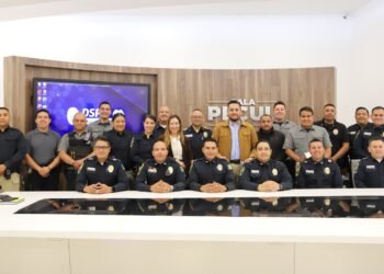 Reconocen a 18 policías por realizar labores destacadas en favor de la comunidad