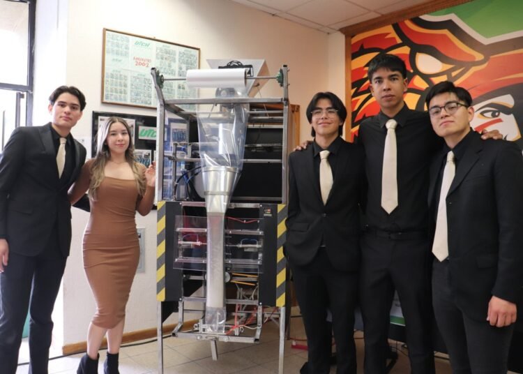 Realizan Estudiantes de la UTCH la Primera Edición de la Expo Integra