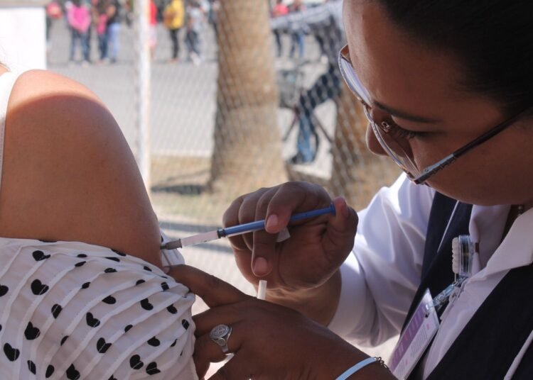 Exhorta Secretaría de Salud a aplicarse vacuna contra la influenza