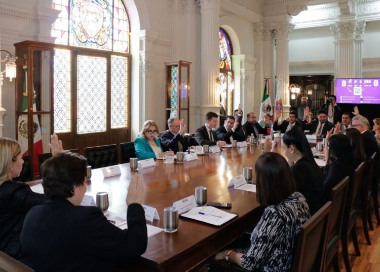 Aprueba Cabildo Cambio de Sede para la Entrega del «Premio al Mérito Docente, María Esther Orozco Orozco»