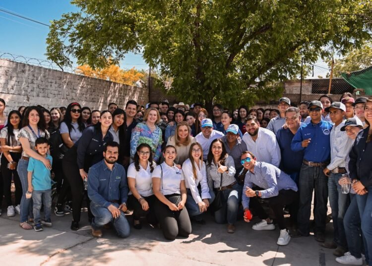 Convive Gobernadora con estudiantes de la UTCam Unidad Jiménez