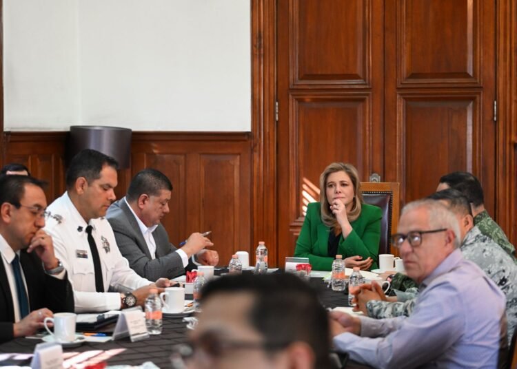 Sostienen autoridades sesión de trabajo de la Mesa de Seguridad