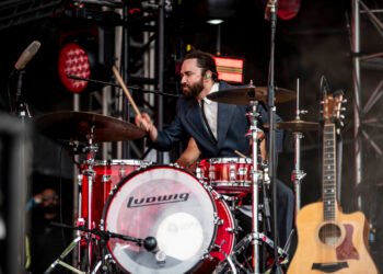 Jay de la Cueva cautiva al público en el Festival Pa’l Norte con su nueva faceta como solista