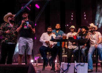 Noche de Comedia, Música Norteña y Buen Ambiente en el Hot Nuts Pilo’s Bar