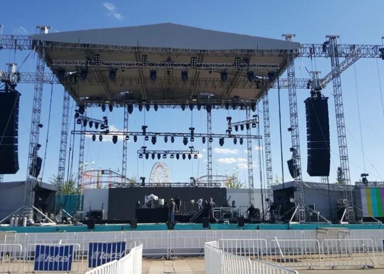 La Feria de Santa Rita sigue brindando diversión en su Teatro del Pueblo