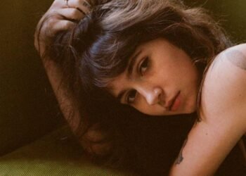 Clairo anuncia su nuevo álbum de estudio «Charm» para el próximo 12 de julio