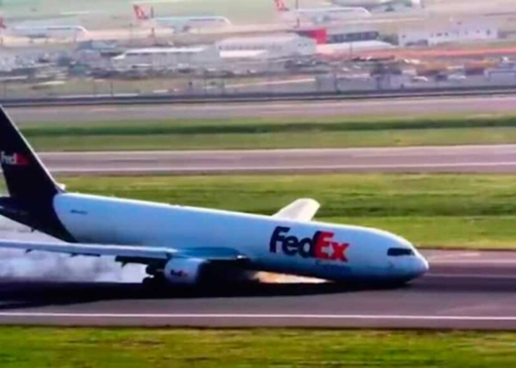 Aterrizaje de emergencia de un avión de carga