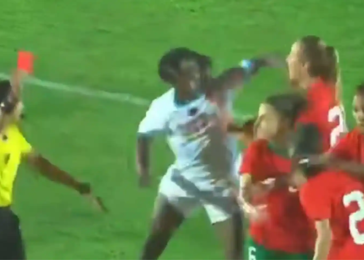 Yasmin Mrabet Agredida por Ruth Kipoyi