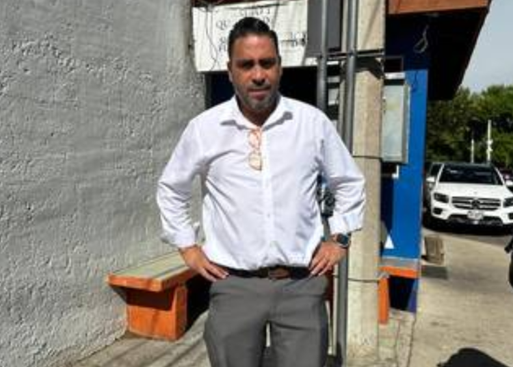 Ejerce su voto Kike Valles, candidato de Movimiento Ciudadano a la Presidencia Municipal de Chihuahua
