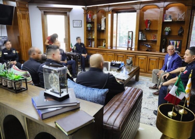 Entrega de Bonos a Policías Municipales en Reconocimiento a Detenciones Importantes